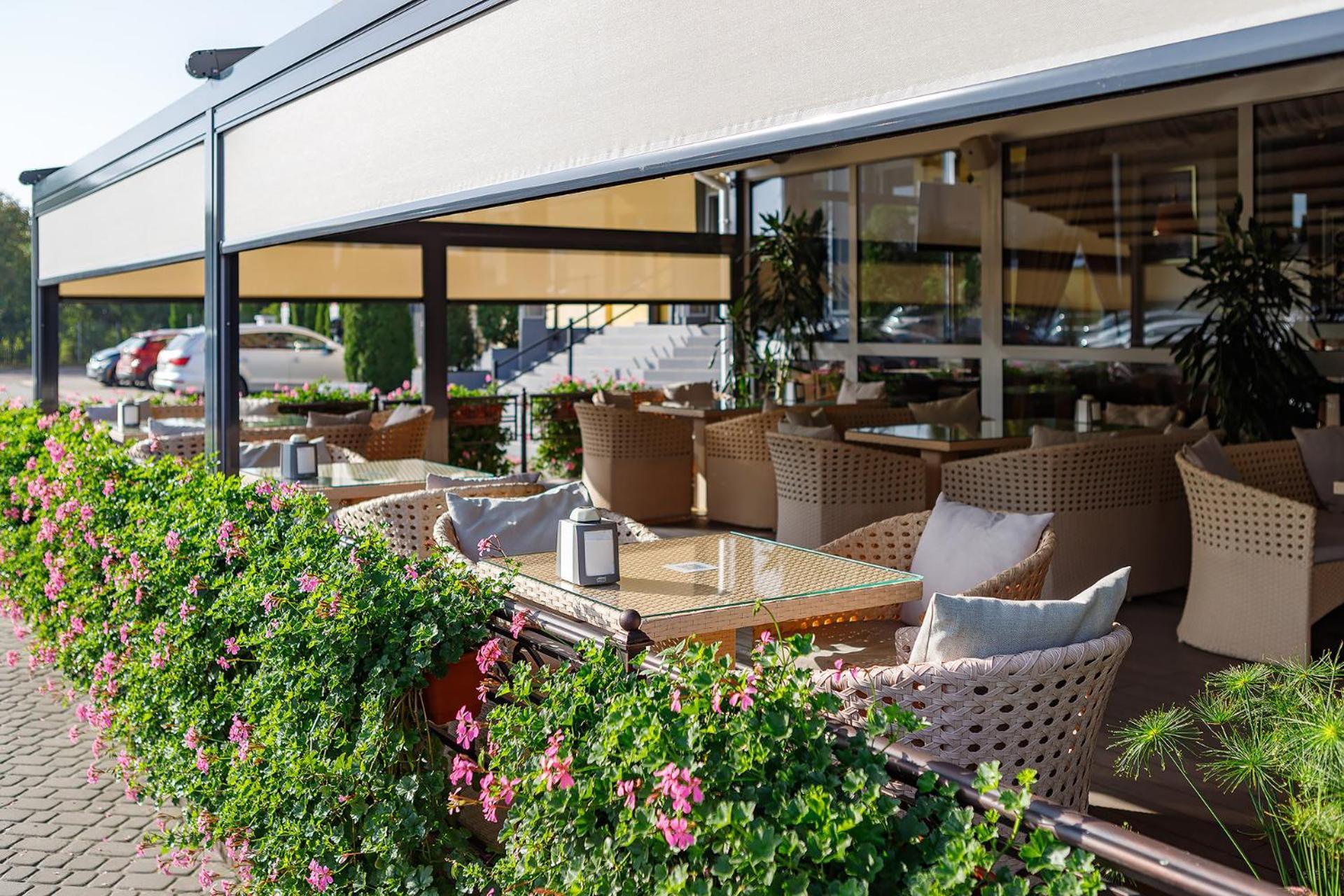 Sonata hotel&restaurant Lemberg Exterior foto