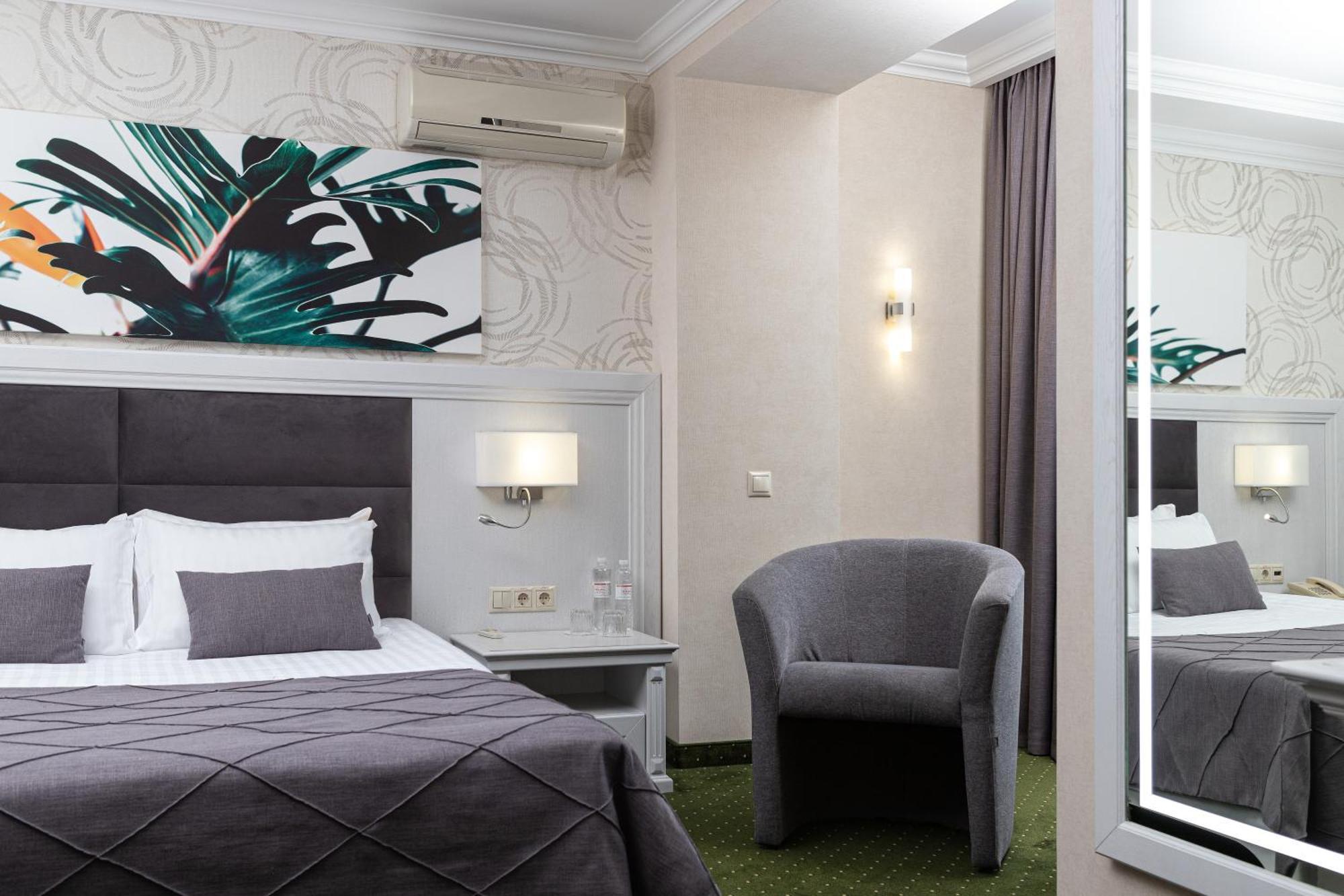 Sonata hotel&restaurant Lemberg Zimmer foto